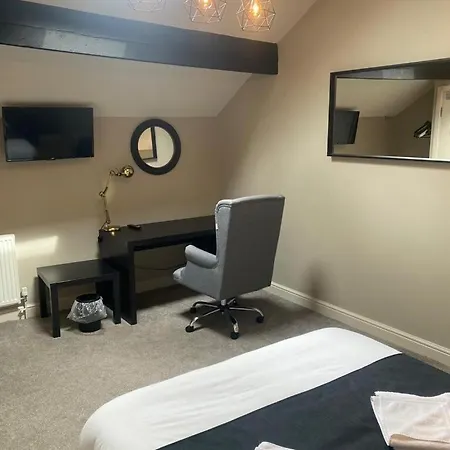 The White Swan, 3*